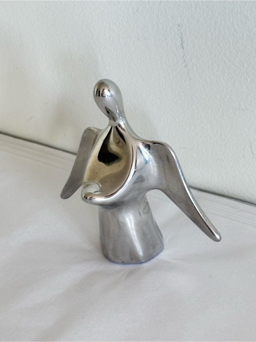 Vintage Hoselton Canada polished aluminum Angel Figurine Sculpture signed 1965 - Picture 4 of 8